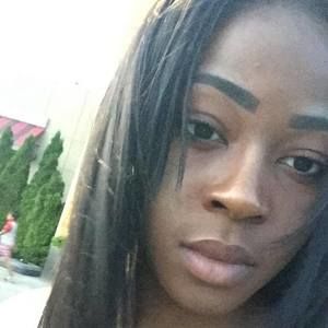 Meet your Posher, Hylaine